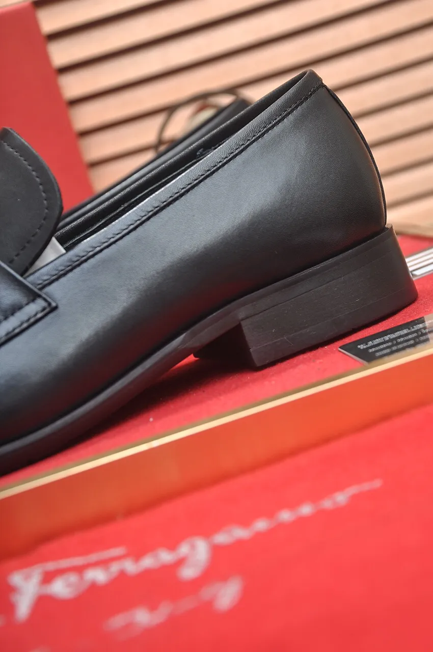 Men's shoes 💰520💶【Ferragamo/Ferragamo】The latest model in the counter. Original imported high-quality cowhide with open sides + imported 🐂 water-dyed cowhide lining + original luxury metal buckle + original combination outsole. No pressure for comparison. 38--45 (45 is custom-made and cannot be returned or exchanged)